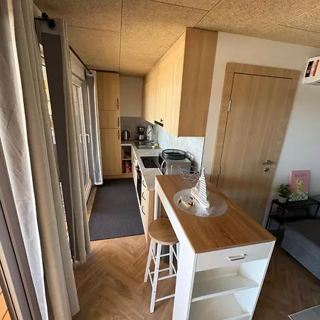 Mobile Melda 4 - 1st Row Vakantiehuis *